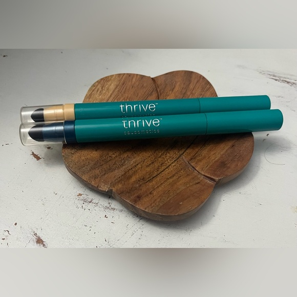 Thrive Waterproof Eyeshadow Stick USED - Picture 1 of 6